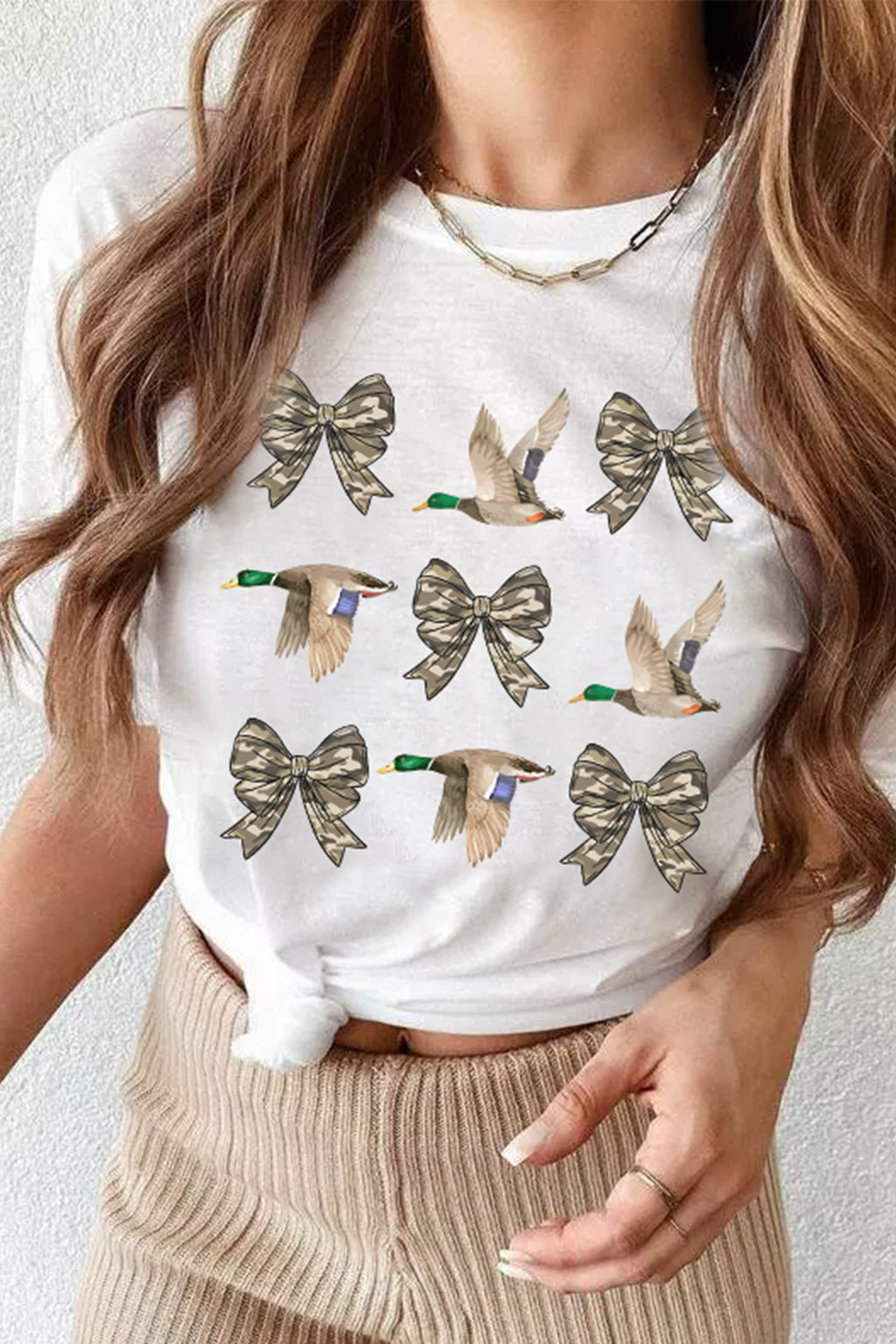 White Camo Bow & Duck Graphic Print Crew Neck T-shirt