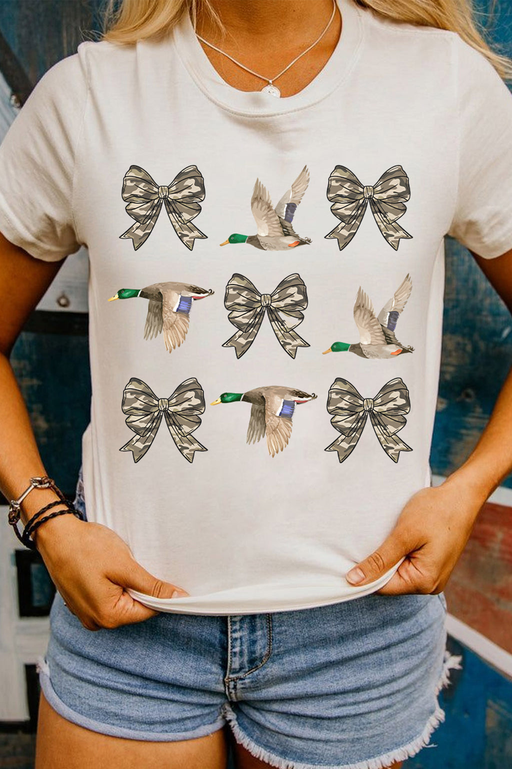 White Camo Bow & Duck Graphic Print Crew Neck T-shirt