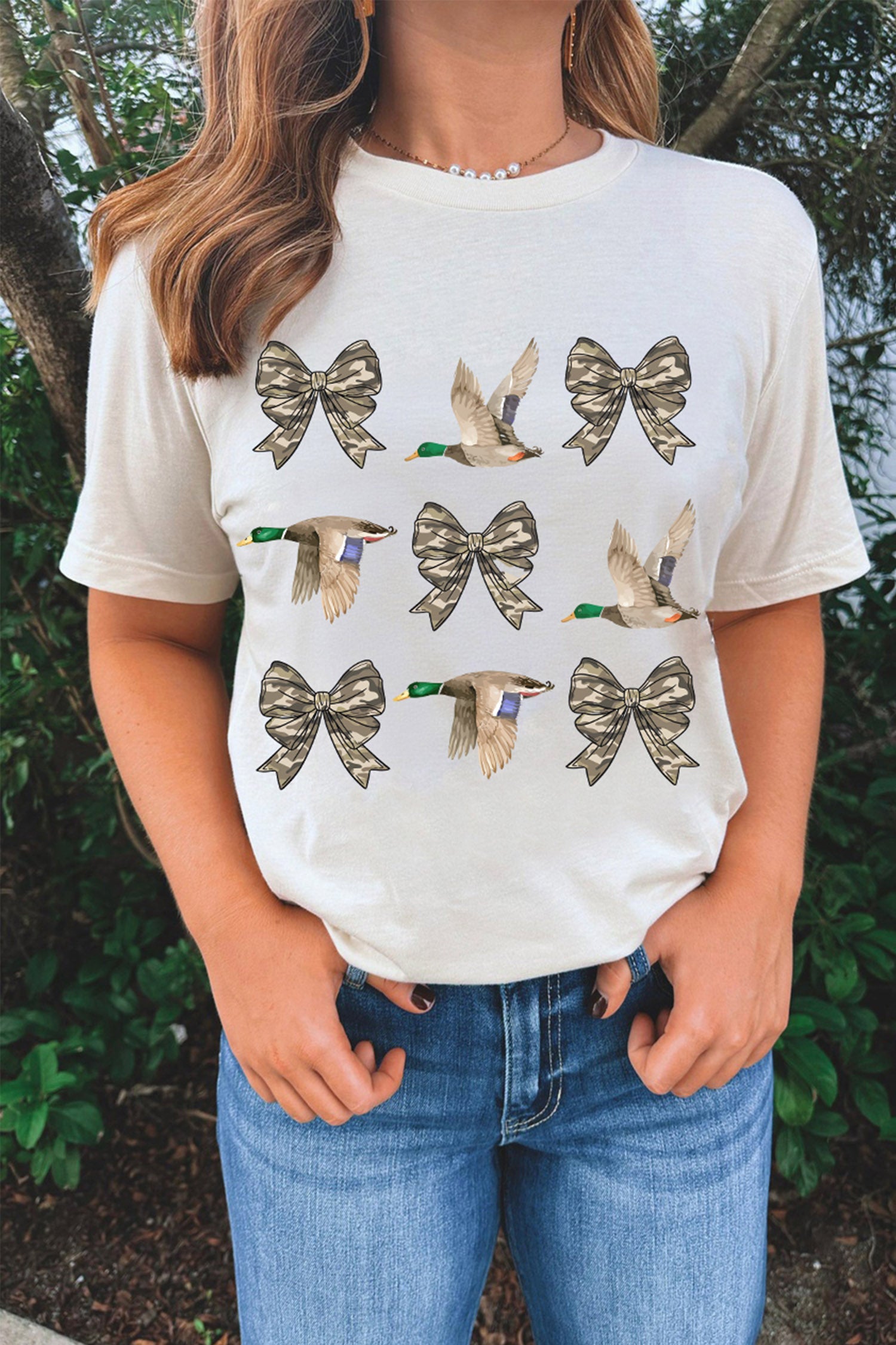 White Camo Bow & Duck Graphic Print Crew Neck T-shirt