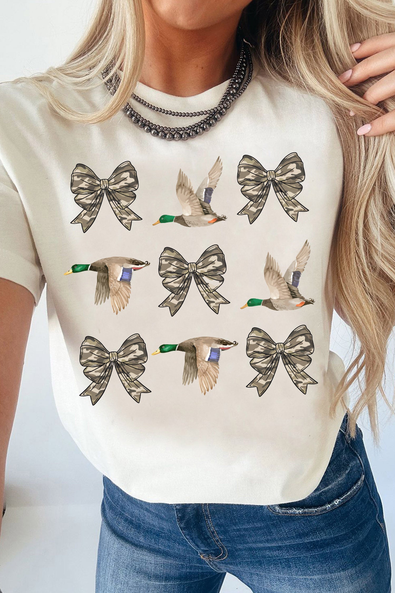 White Camo Bow & Duck Graphic Print Crew Neck T-shirt